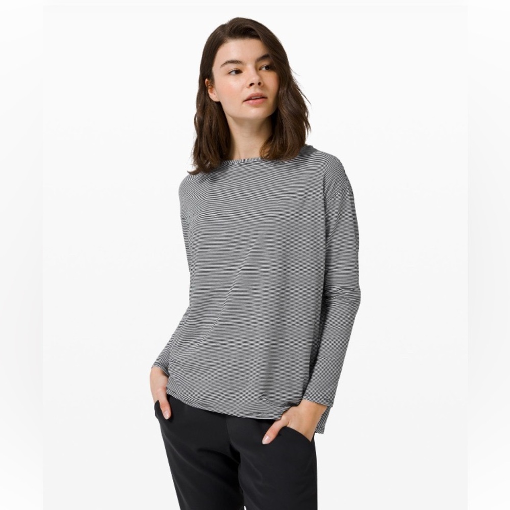Lululemon Back in Action Long Sleeve Size B
